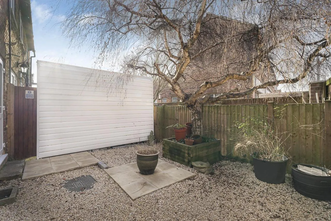 Stylish Pad Near Heathrow Airport Villa West Drayton  0*, West Drayton (Middlesex) United Kingdom